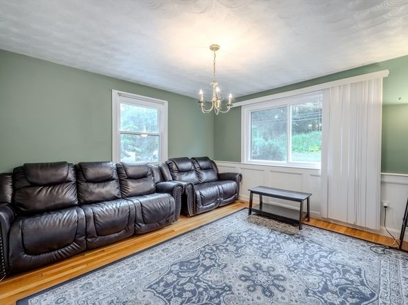 146 Acton Rd, Chelmsford MA 01824