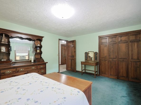 15 Northwest Rd, Spencer MA 01562