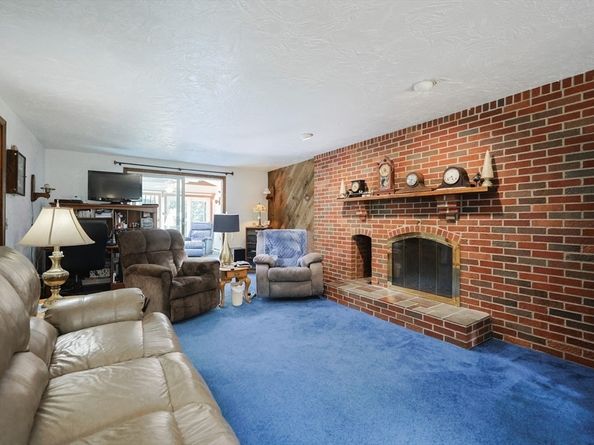 15 Northwest Rd, Spencer MA 01562