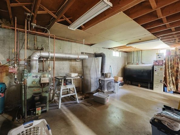 15 Northwest Rd, Spencer MA 01562