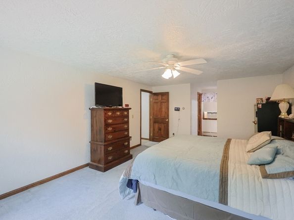15 Northwest Rd, Spencer MA 01562