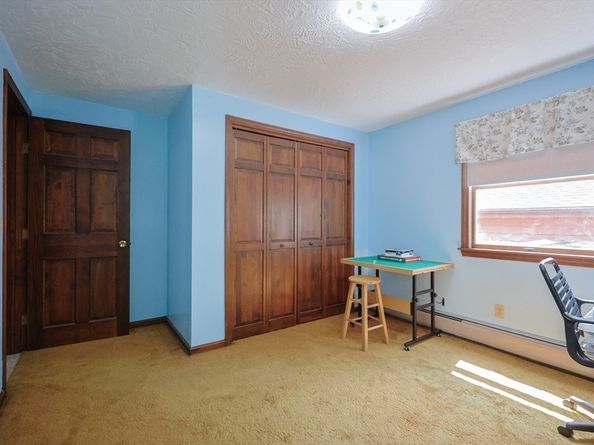 15 Northwest Rd, Spencer MA 01562