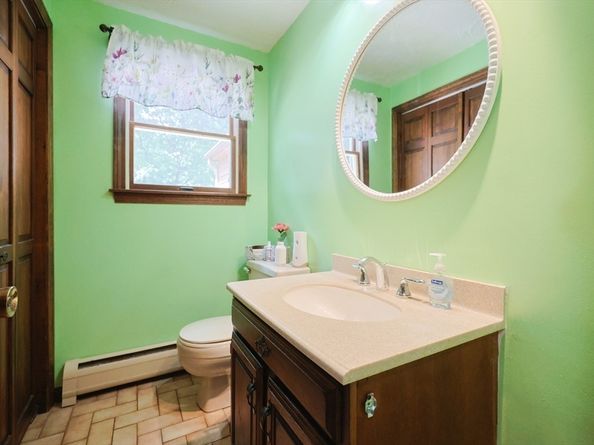 15 Northwest Rd, Spencer MA 01562