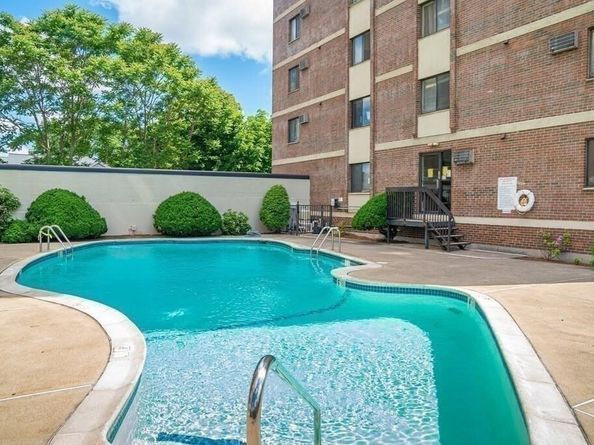 10 Williams St 56, Watertown MA 02472