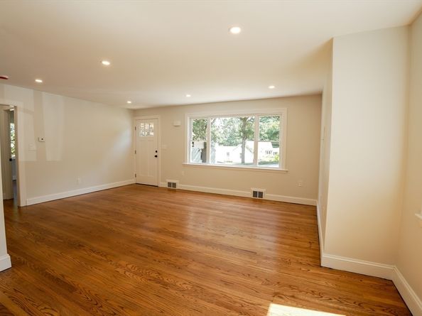 121 Sylvan Rd, Lancaster MA 01523