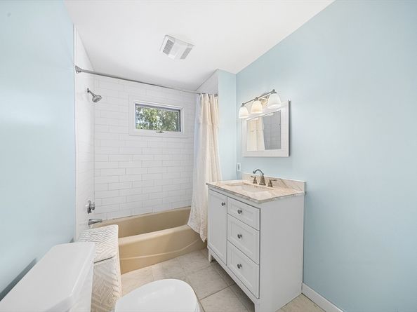 34 Monroe Ave, Worcester MA 01602