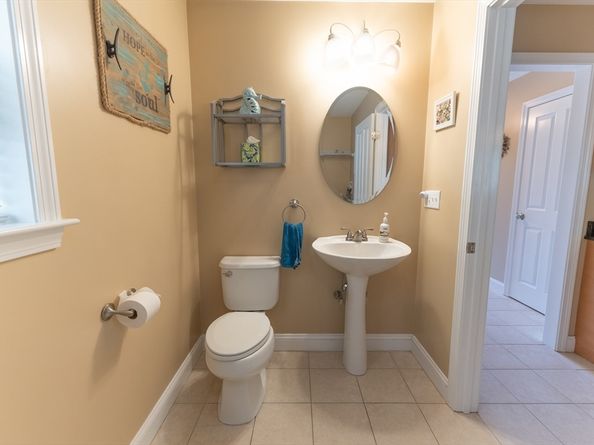 208 Sunset Dr, Charlton MA 01507