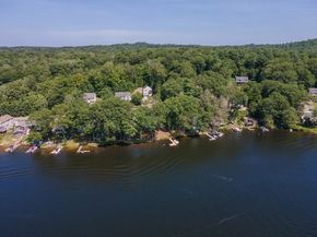 208 Sunset Dr, Charlton MA 01507