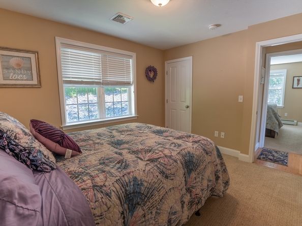 208 Sunset Dr, Charlton MA 01507