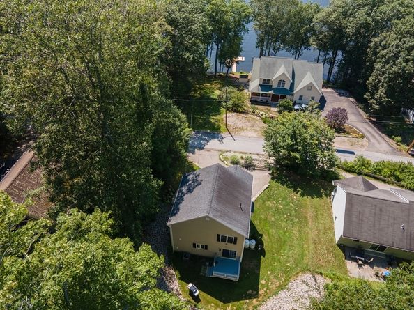 208 Sunset Dr, Charlton MA 01507