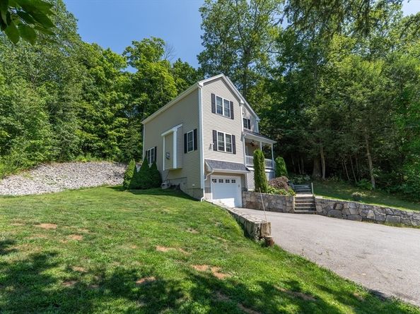 208 Sunset Dr, Charlton MA 01507
