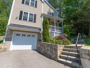 208 Sunset Dr, Charlton MA 01507