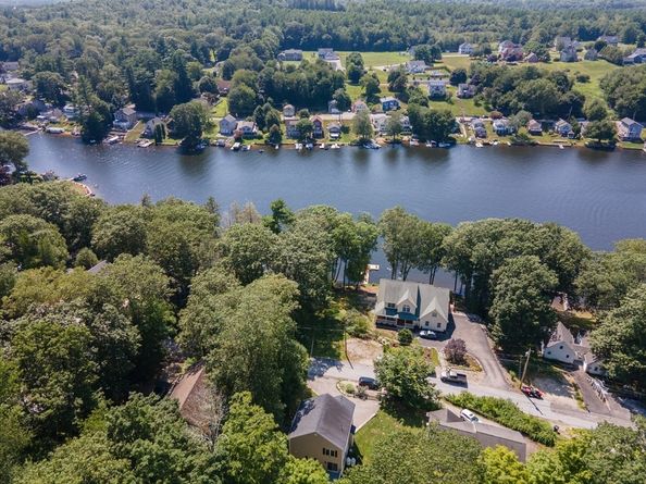 208 Sunset Dr, Charlton MA 01507