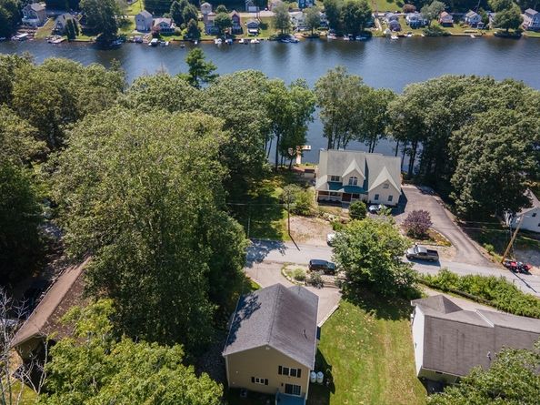 208 Sunset Dr, Charlton MA 01507