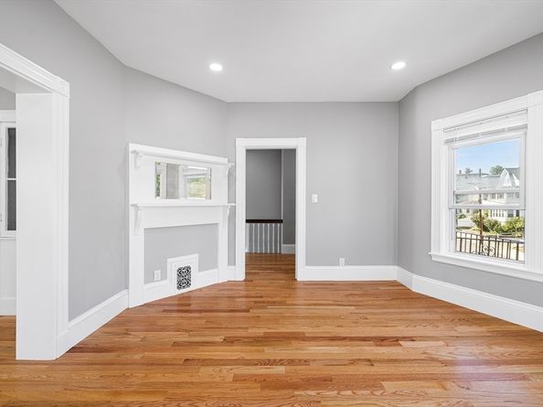22 Belmont Park, Everett MA 02149