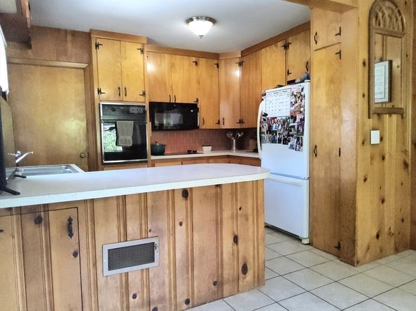 323 New Boston Rd, Sturbridge MA 01566