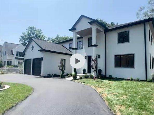 57 Mayflower Rd, Needham MA 02492