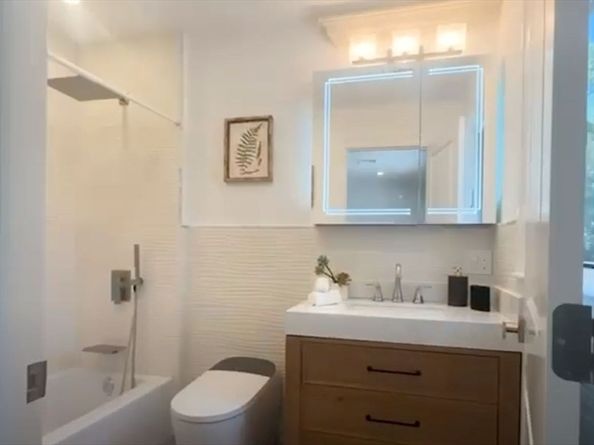 57 Mayflower Rd, Needham MA 02492