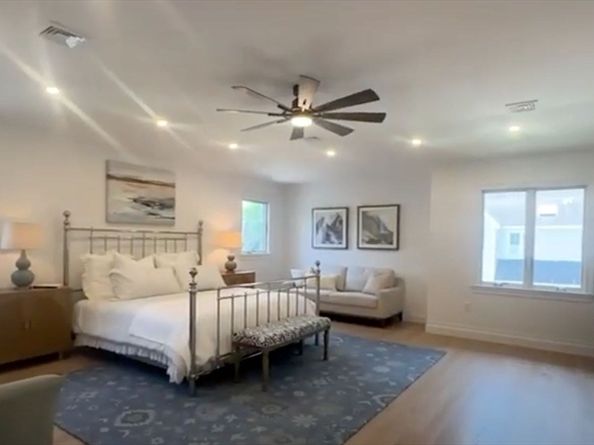 57 Mayflower Rd, Needham MA 02492