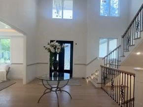 57 Mayflower Rd, Needham MA 02492