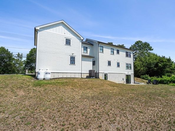182 High Rd, Newbury MA 01951