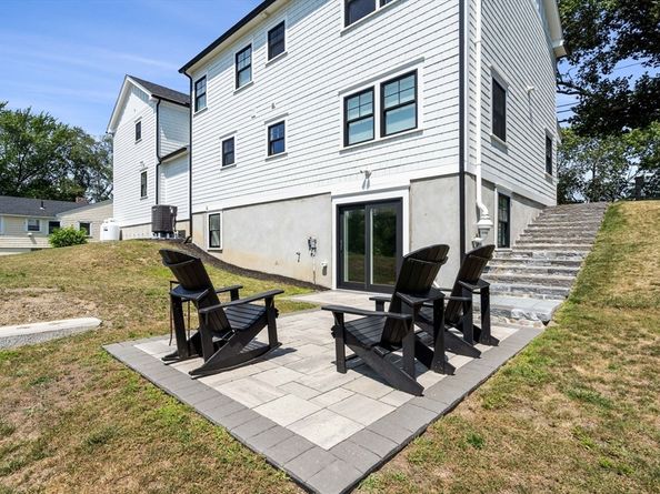 182 High Rd, Newbury MA 01951