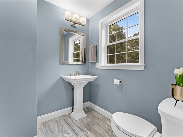3 Laurence St, Tewksbury MA 01876