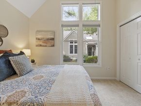 32 Brewster Ln 32, Acton MA 01720