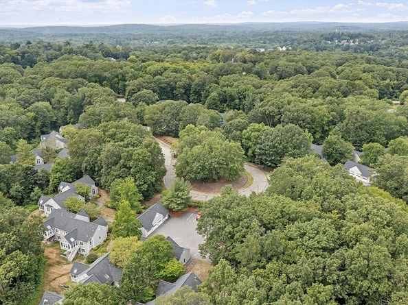 32 Brewster Ln 32, Acton MA 01720
