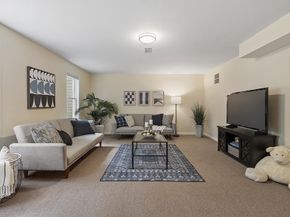 32 Brewster Ln 32, Acton MA 01720