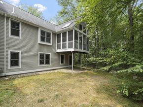 32 Brewster Ln 32, Acton MA 01720
