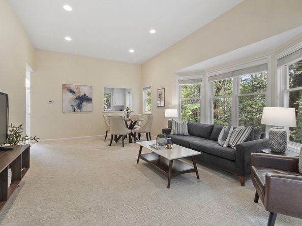 32 Brewster Ln 32, Acton MA 01720