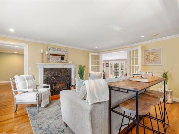 156 Boston Post Rd, Wayland MA 01778