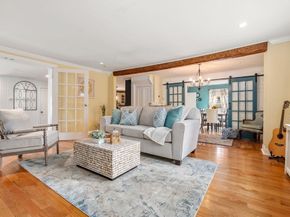 156 Boston Post Rd, Wayland MA 01778