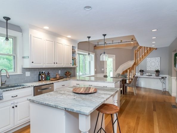11 Kimball Rd, Hopkinton MA 01748