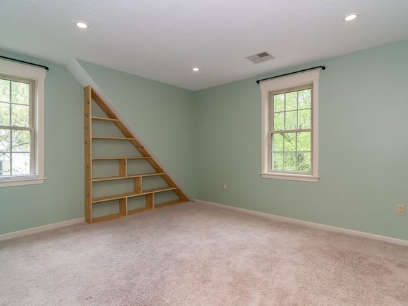11 Kimball Rd, Hopkinton MA 01748