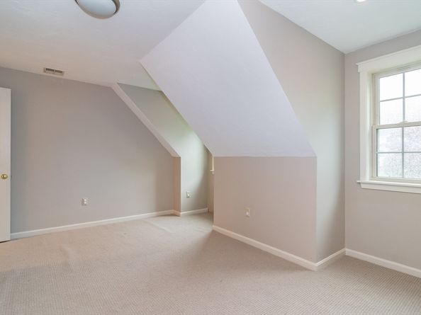 11 Kimball Rd, Hopkinton MA 01748