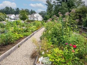 104 Brooksmont Dr 104, Holliston MA 01746