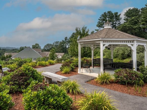 104 Brooksmont Dr 104, Holliston MA 01746