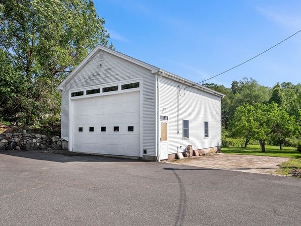 95 Salem Rd, Topsfield MA 01983