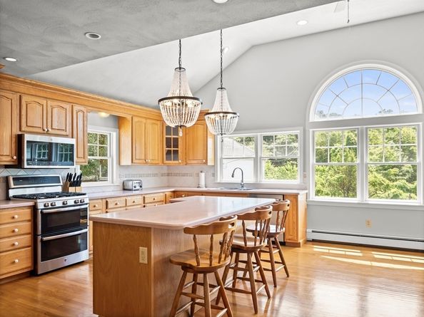 95 Salem Rd, Topsfield MA 01983