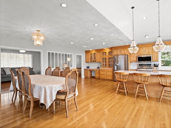 95 Salem Rd, Topsfield MA 01983