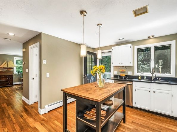 239 Groton Rd, Westford MA 01886