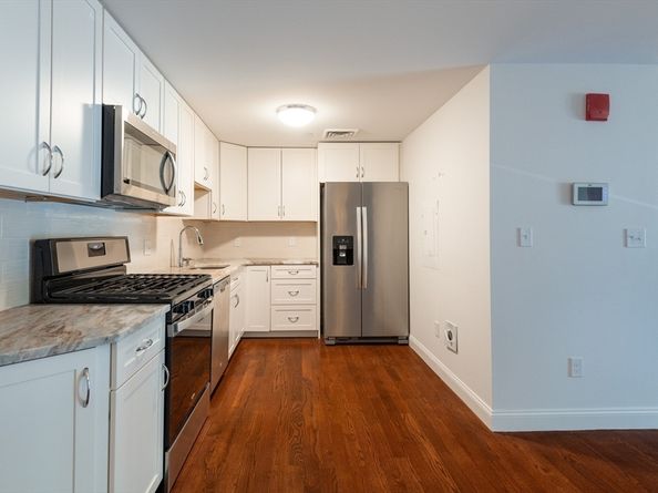 1214 Vfw Pkwy 37, Boston MA 02132