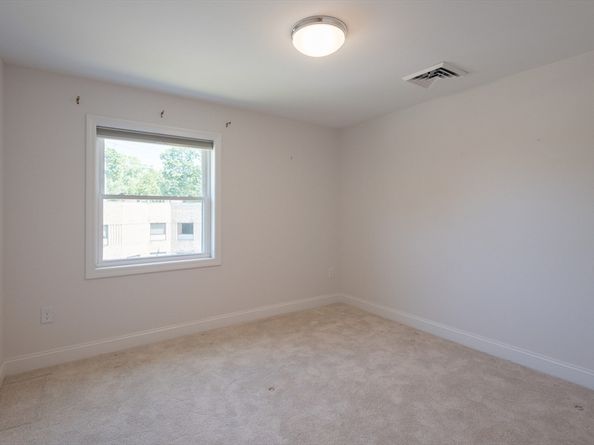 1214 Vfw Pkwy 37, Boston MA 02132