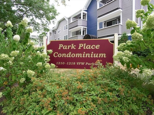 1214 Vfw Pkwy 37, Boston MA 02132