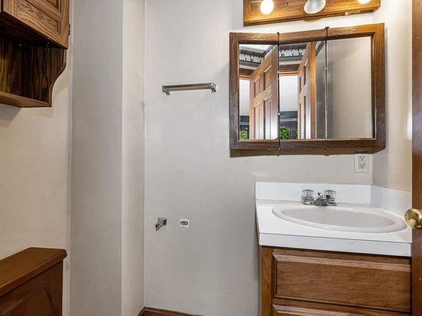 15 Shore Rd, Saugus MA 01906