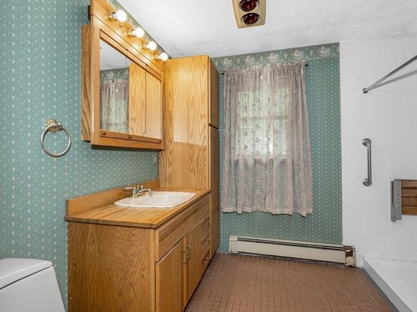 15 Shore Rd, Saugus MA 01906