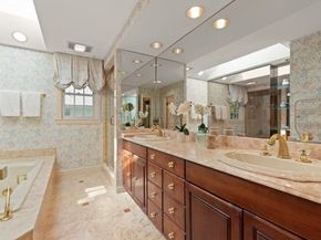 77 Wellesley Rd, Belmont MA 02478