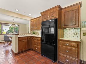 77 Wellesley Rd, Belmont MA 02478